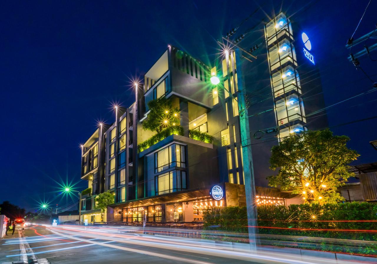Onix Hotel Bangkok Exteriör bild